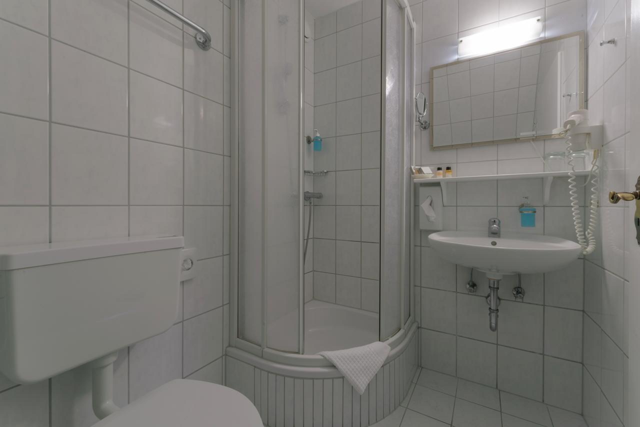 Hotel "Malerwinkel" Gmbh Seeon-Seebruck Eksteriør bilde